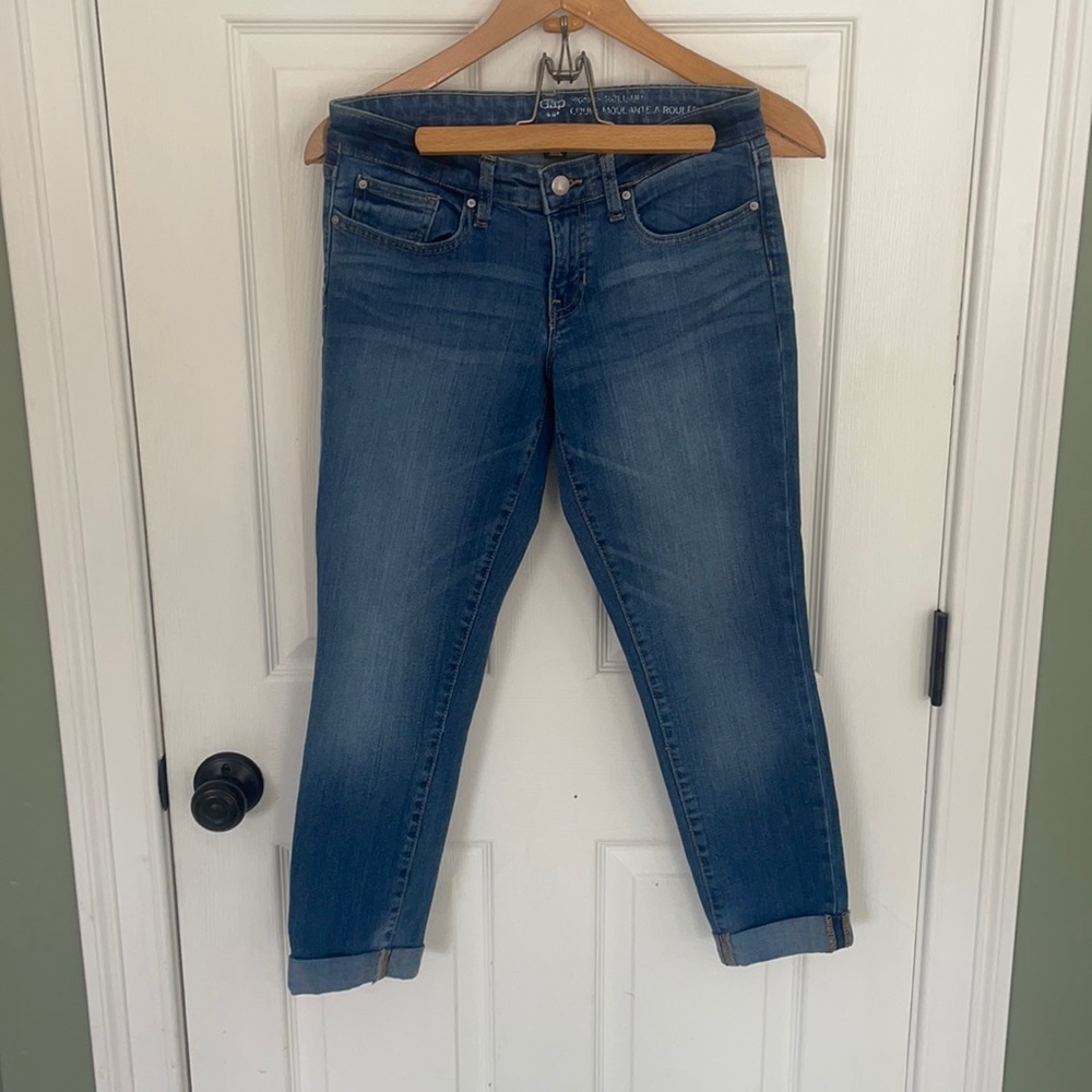 Women’s SZ 2 Gap Skinny Roll Up Jeans
